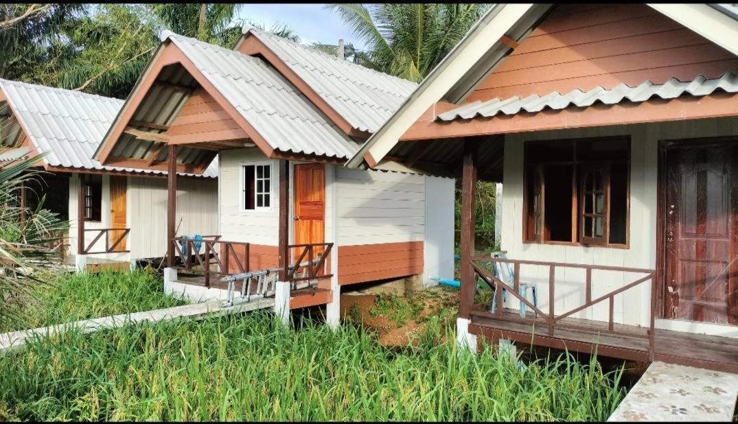 ปารมีฟาร์มสเตย์ Takuapa Esterno foto